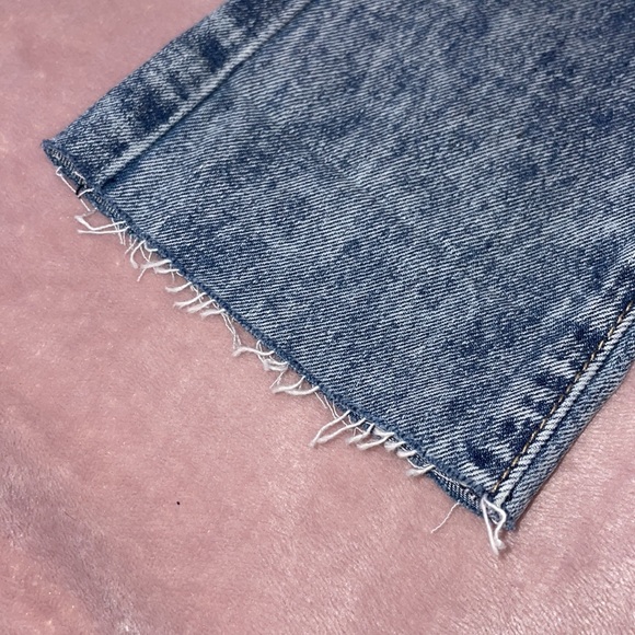 Distressed Acid Wash Mom Jeans 🦋 - Picture 5 of 5